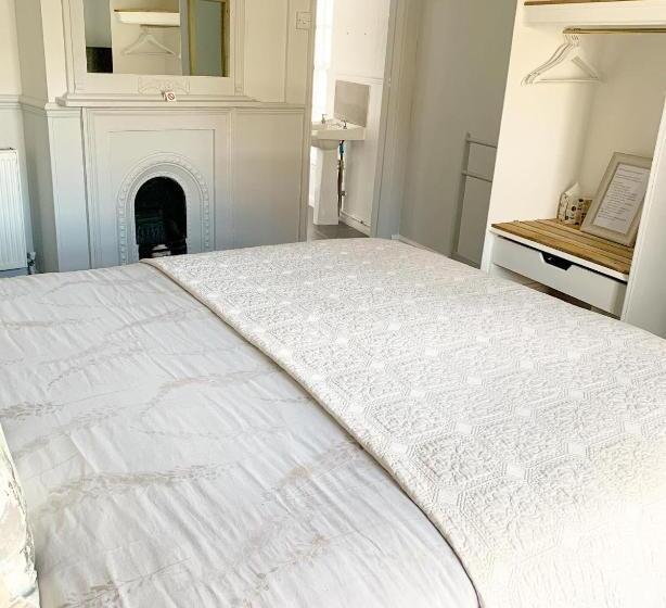 펜션 The Traveller's B&b