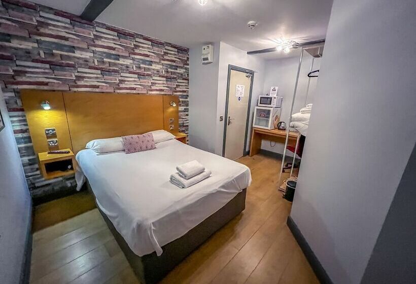 Пансион Twenty Hotel And Bar