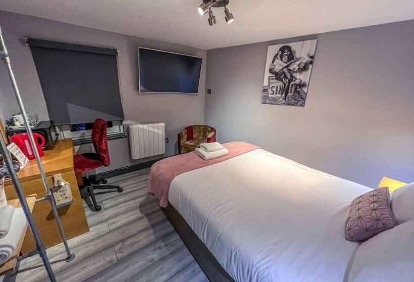 Пансион Twenty Hotel And Bar