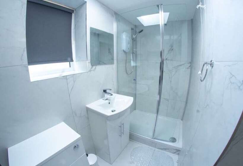 Пансион Twenty Hotel And Bar