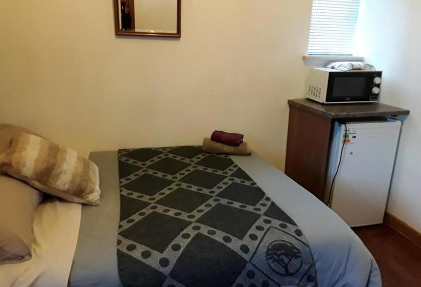 פנסיון Victoria Oaks Guesthouse