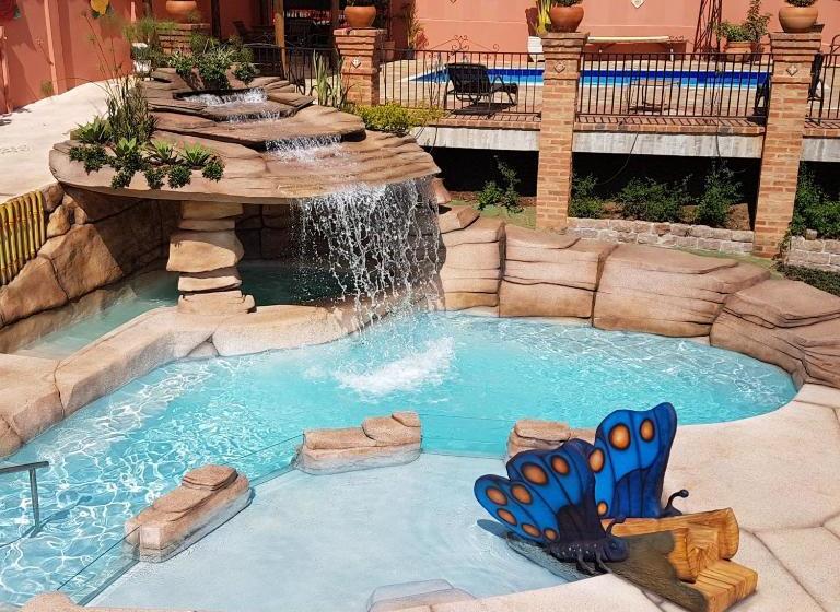 ユースホステル Pousada Nossa Senhora Aparecida