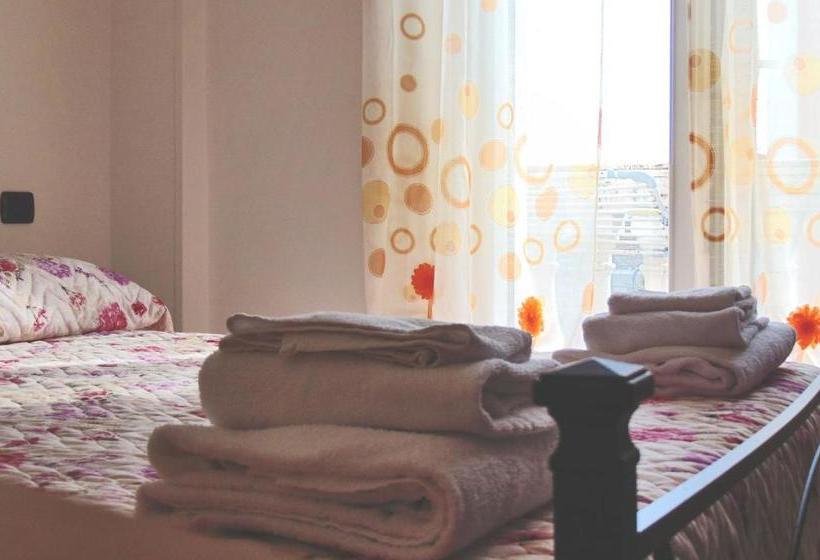 مبيت وإفطار La Piazzetta