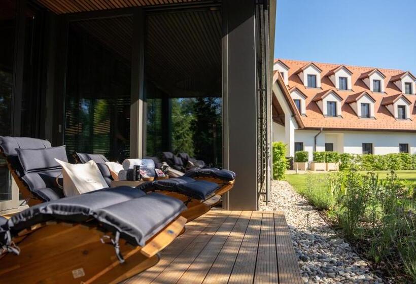 ホテル Hraniční Zámeček