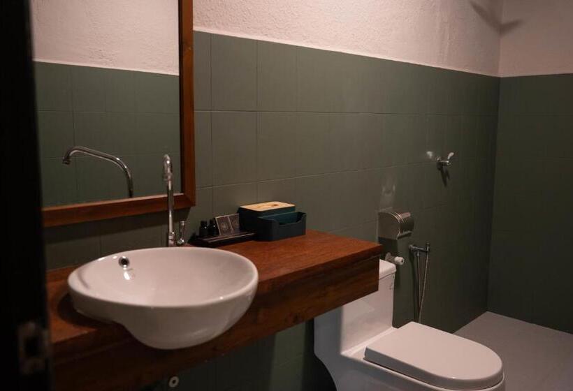 فندق Room V @ Jalan Sultanah Near Bus Stop Batu Pahat