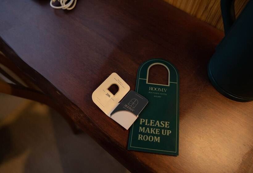 Hotel Room V @ Jalan Sultanah Near Bus Stop Batu Pahat