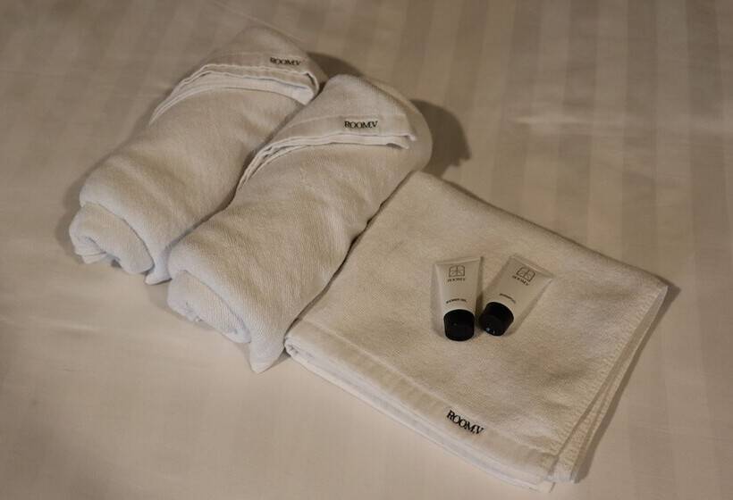 בית מלון כפרי Room V @ Jalan Sultanah Near Bus Stop Batu Pahat