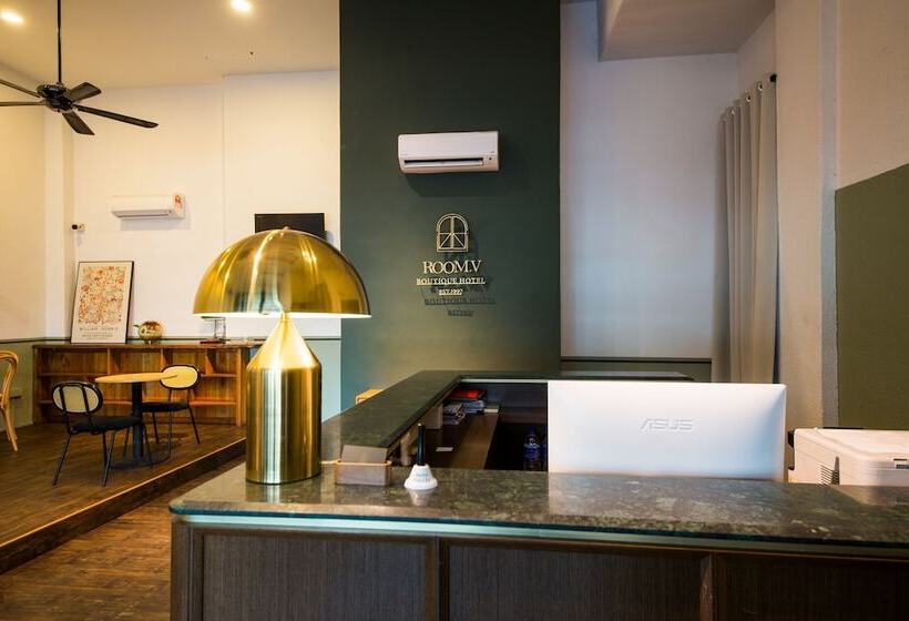 בית מלון כפרי Room V @ Jalan Sultanah Near Bus Stop Batu Pahat