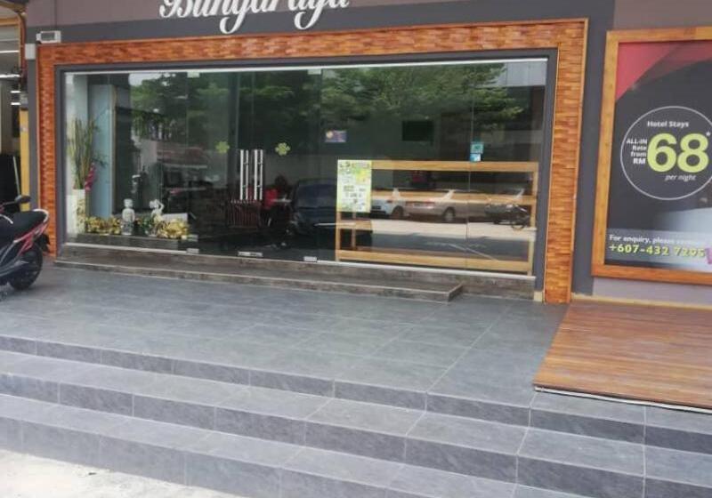 فندق Room V @ Jalan Sultanah Near Bus Stop Batu Pahat