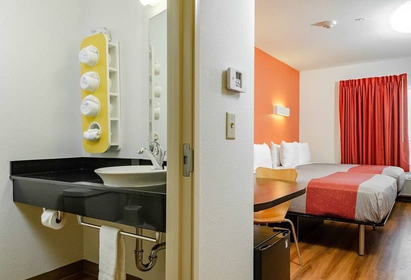 Motel 6 Livingston, Ca   Merced County