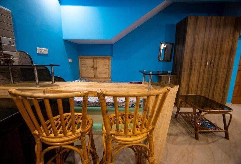 פנסיון Godwill Casa Varca