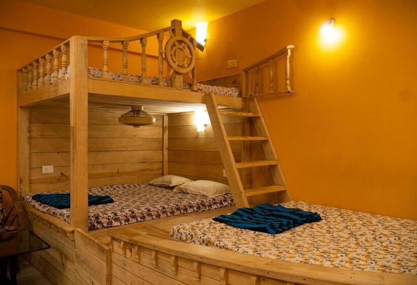 פנסיון Godwill Casa Varca