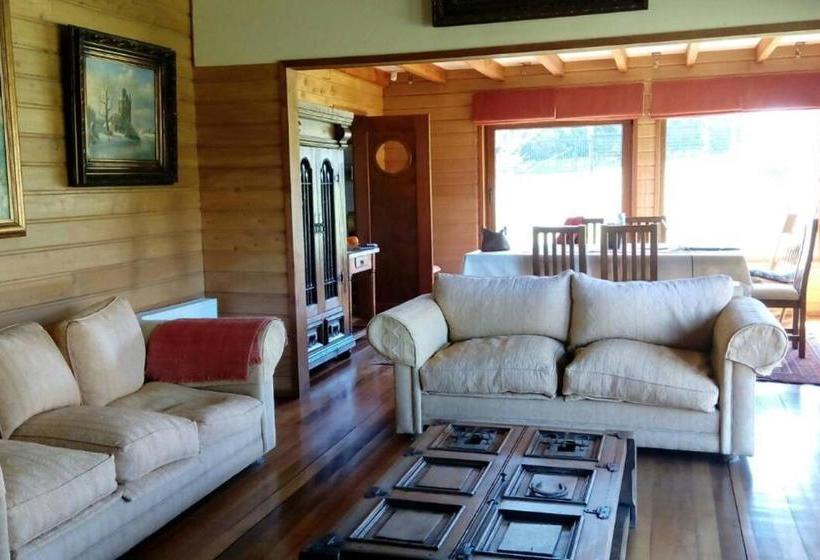 פנסיון Outrippers Pucón