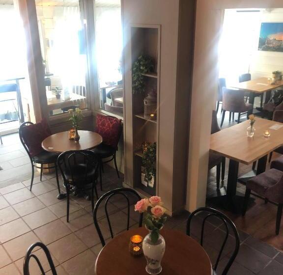 Пансион Stryn Kaffebar & Vertshus