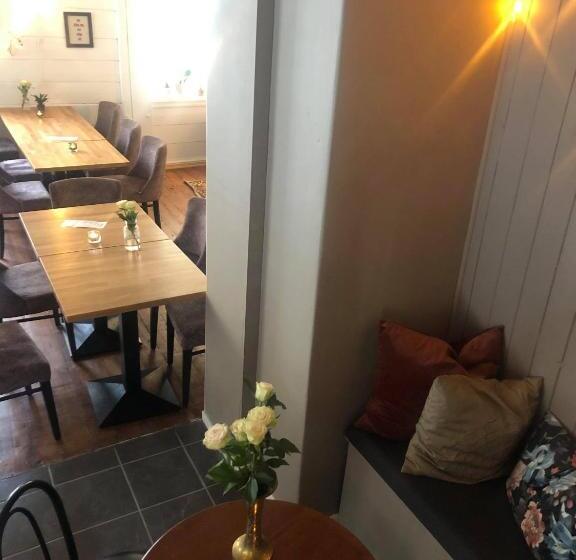 Пансион Stryn Kaffebar & Vertshus