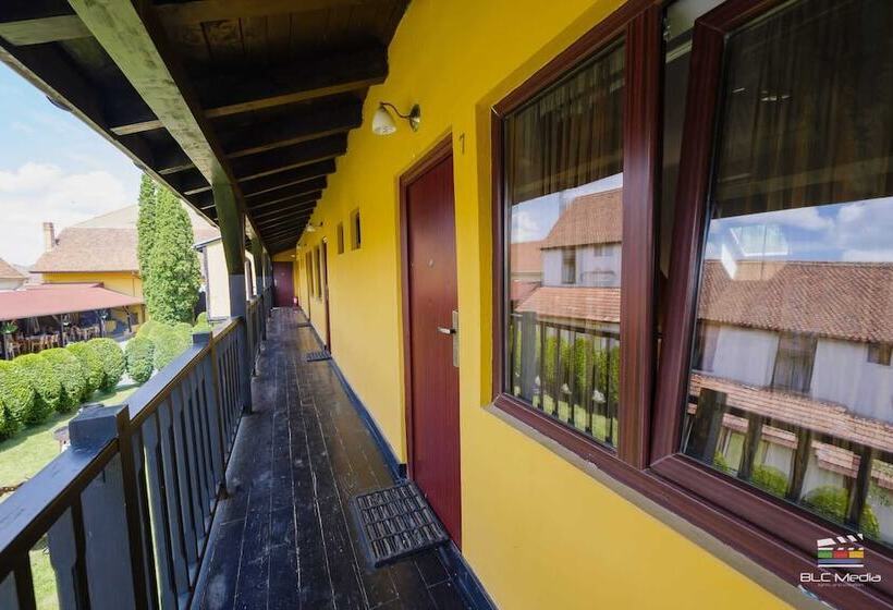 ユースホステル Cristian Inn