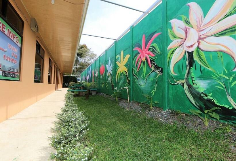 민박 Hostel Cattleya   Monteverde, Costa Rica