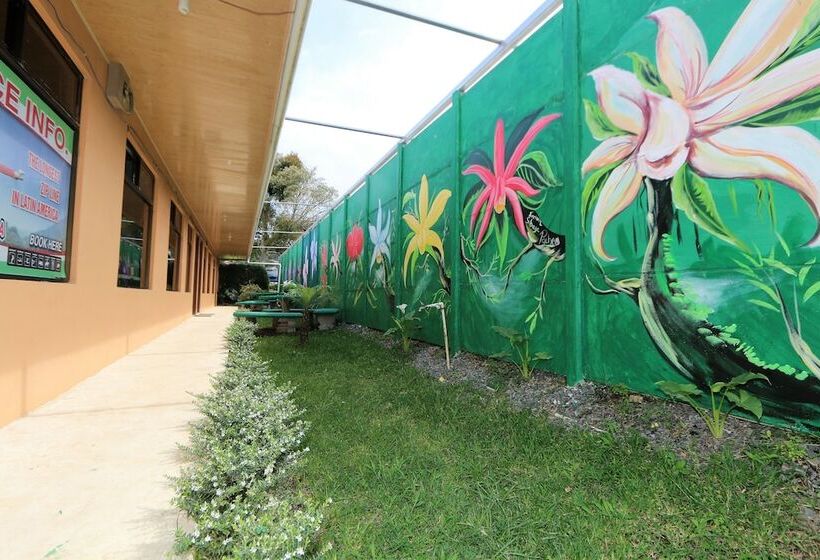 민박 Hostel Cattleya   Monteverde, Costa Rica