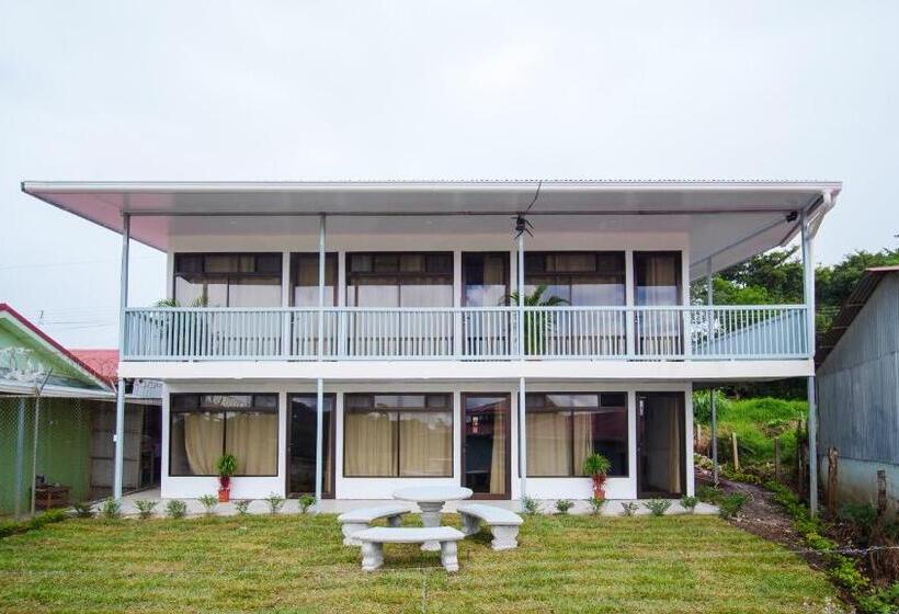 민박 Hostel Cattleya   Monteverde, Costa Rica