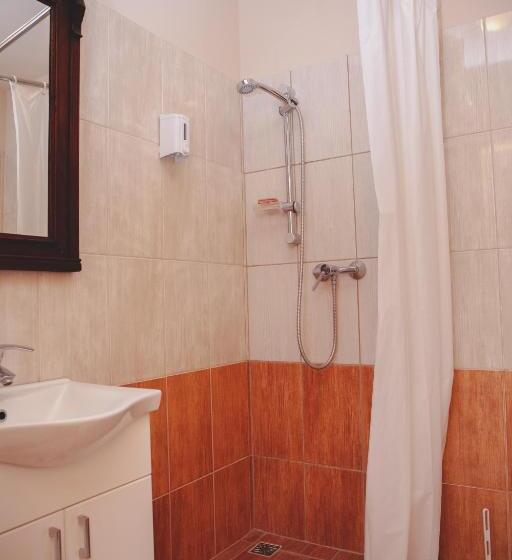 住宿加早餐  King Arthur Panzió