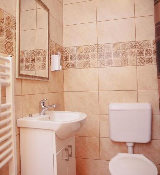 住宿加早餐  King Arthur Panzió