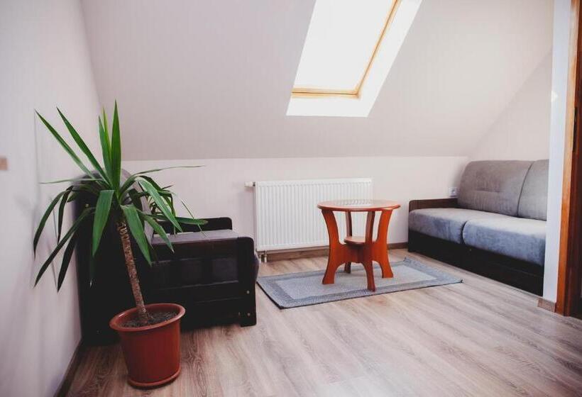 住宿加早餐  King Arthur Panzió