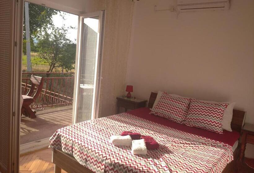 Hotel Airport Home Radinovic