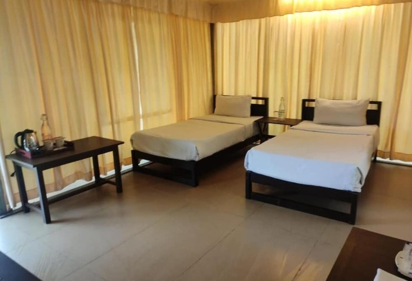 בית מלון כפרי Kyriad Prestige Riverside Amba Ghat