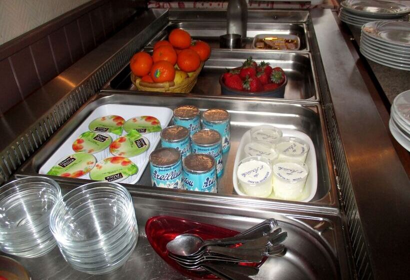 호텔 Hôtel Restaurant Le Clos Charmant