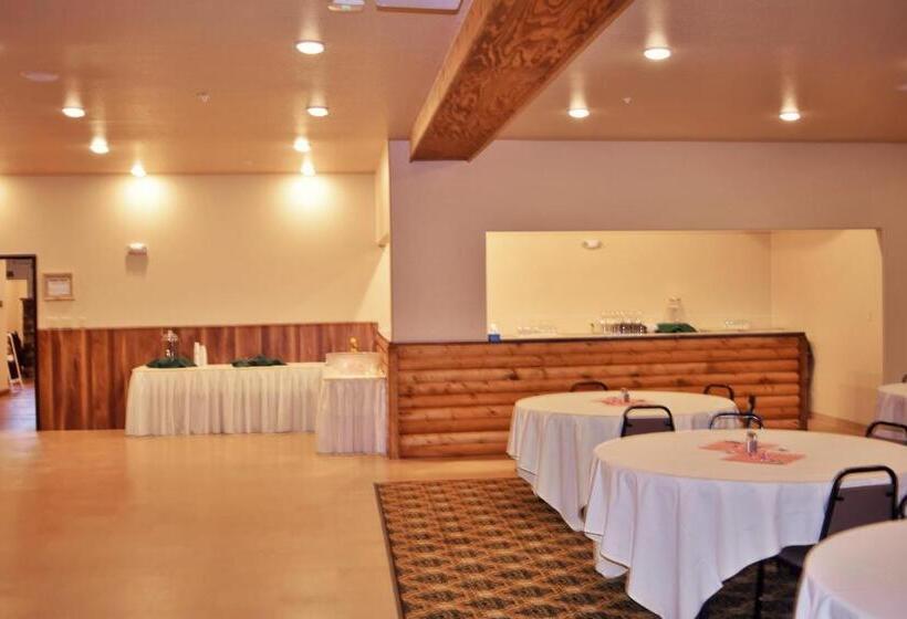 Отель Newcastle Lodge & Convention Center