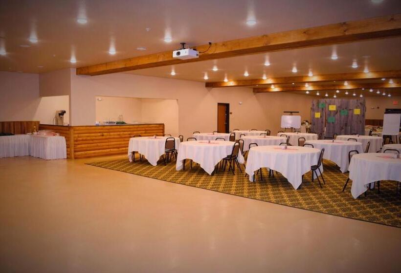 Отель Newcastle Lodge & Convention Center