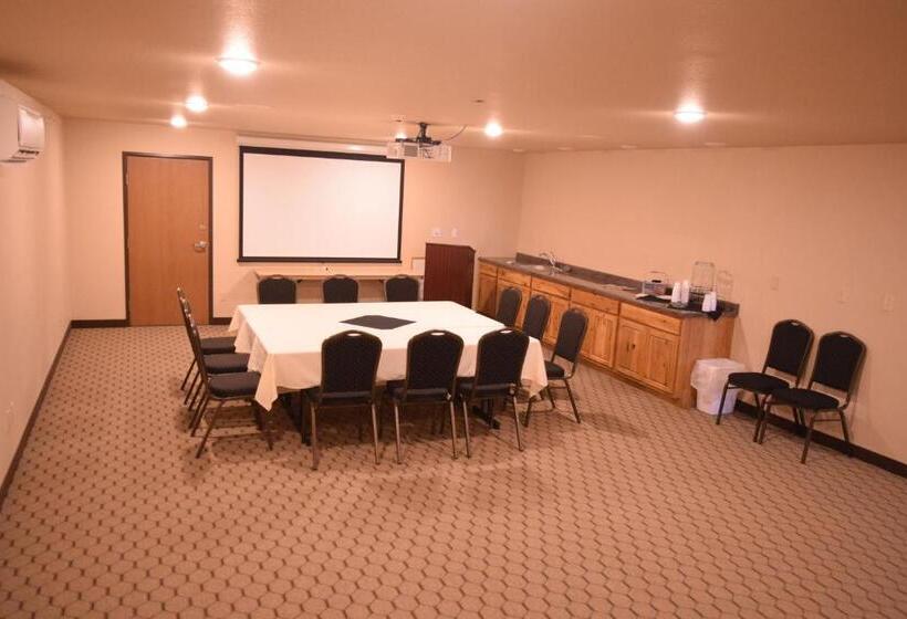 Отель Newcastle Lodge & Convention Center