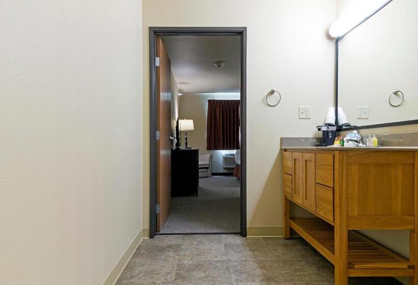 Отель Newcastle Lodge & Convention Center