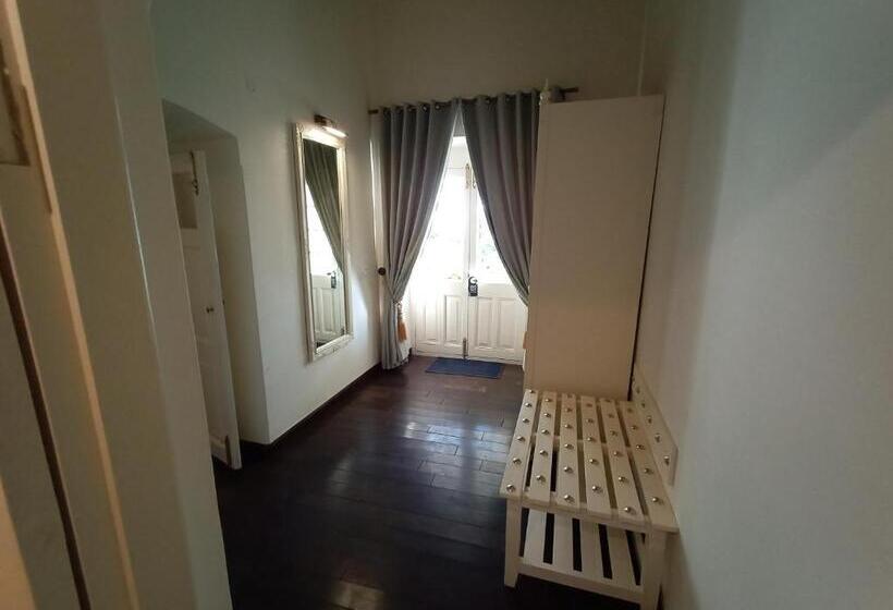 בית מלון כפרי Pine Retreat Mallroad