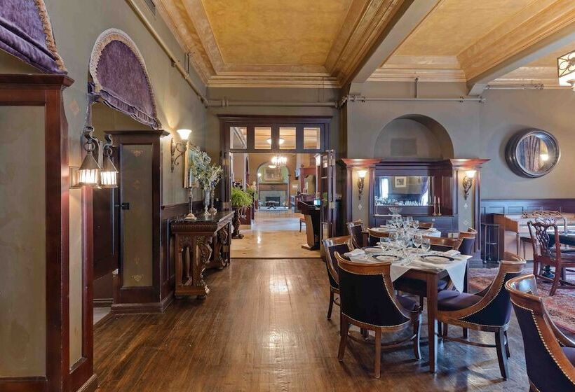 호텔 The Detroit Club