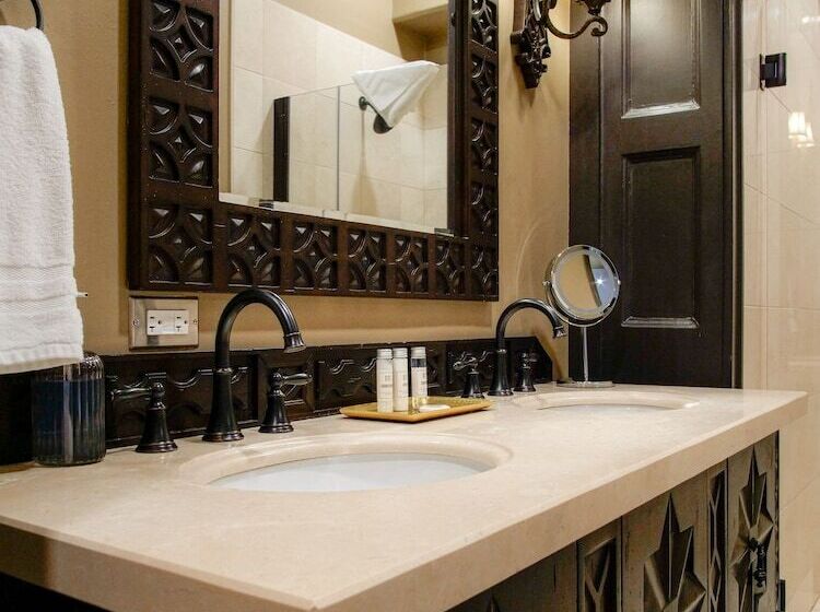 호텔 The Detroit Club