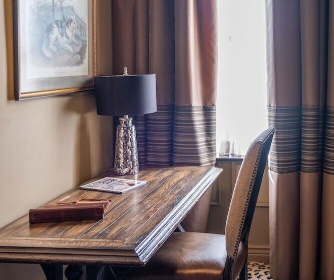 호텔 The Detroit Club