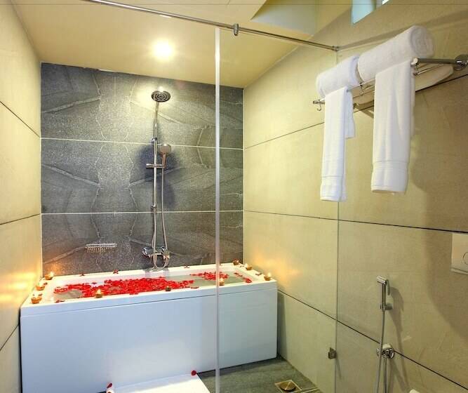 هتل Woodnote Thekkady