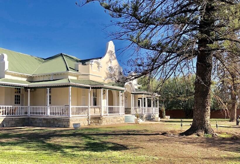 پانسیون Bakenskraal Ostrich Palace