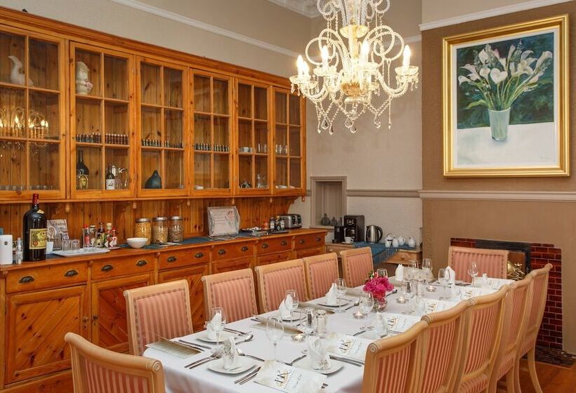 پانسیون Bakenskraal Ostrich Palace