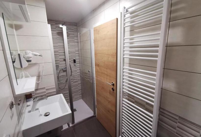 پانسیون Gostilna S Prenočišči Pav