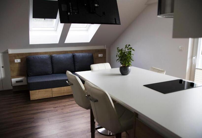 پانسیون Gostilna S Prenočišči Pav