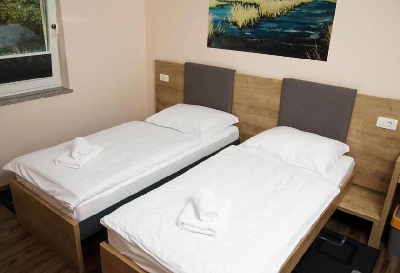 پانسیون Gostilna S Prenočišči Pav