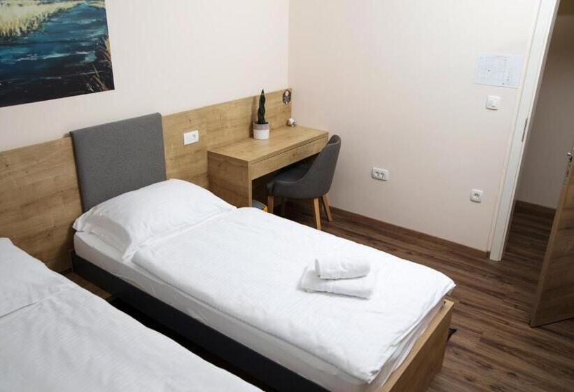 پانسیون Gostilna S Prenočišči Pav