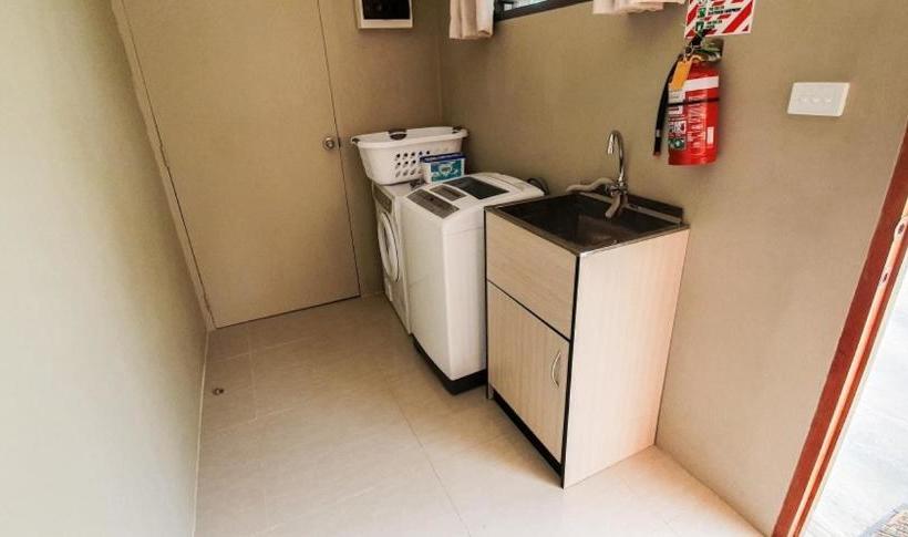 펜션 Island Villas Pacific Harbour