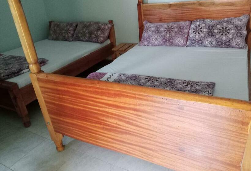 پانسیون Islands Peak Motel