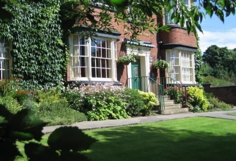 Пансион Peak Weavers