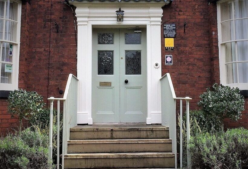 Пансион Peak Weavers