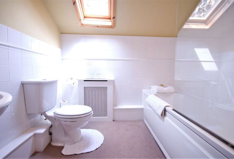 Пансион Peak Weavers