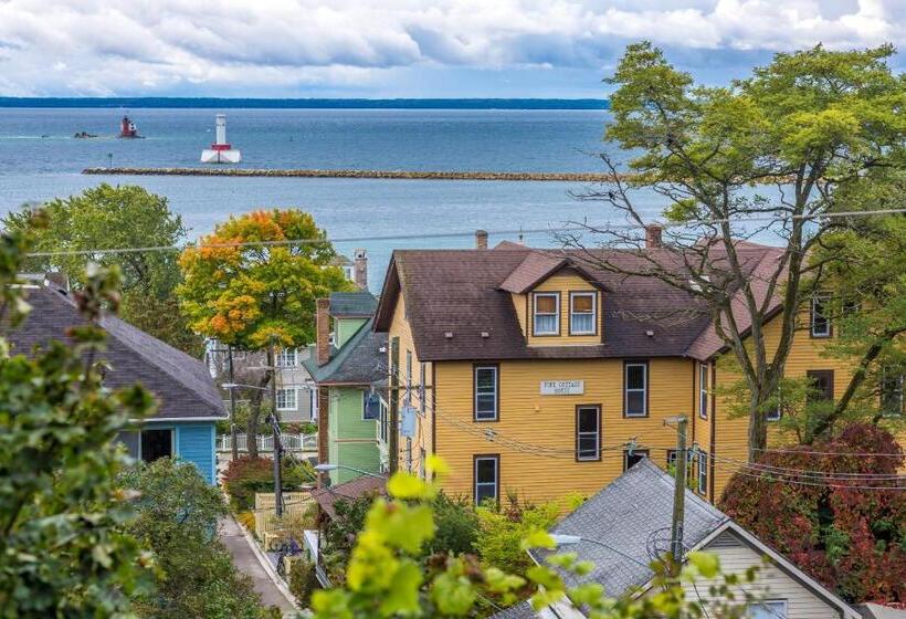 Pine Cottage Bed & Breakfast